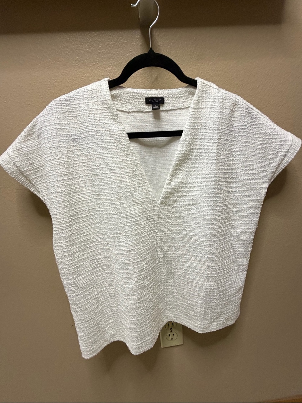 Ann Taylor White Textured V-Neck Boxy Tunic